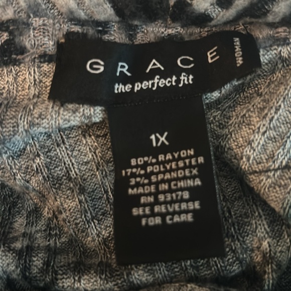 Grace Women’s Cowl Neck Floral Sweater - Picture 5 of 7